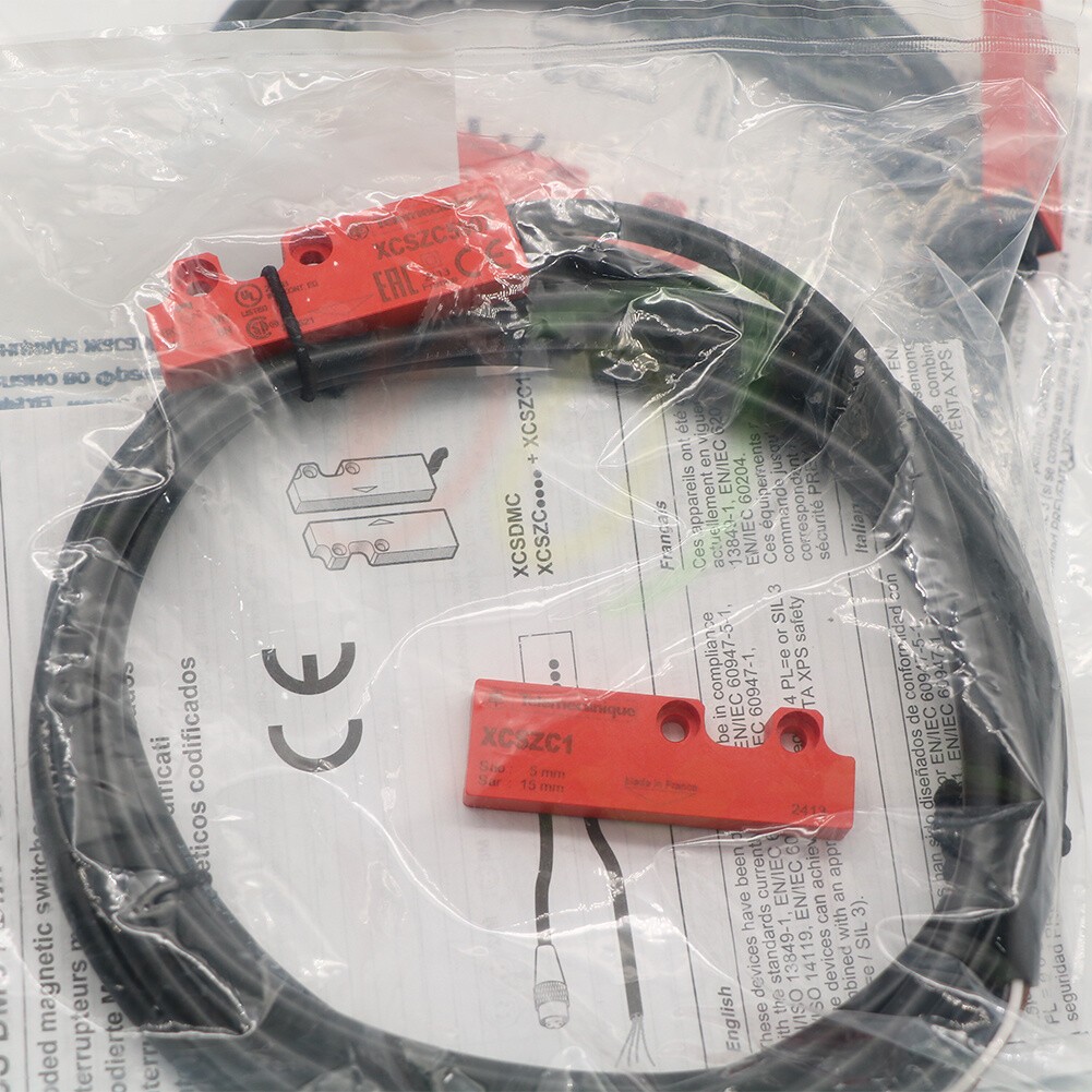 1Pcs New Schneider XCSDMC5902 Magnetic Safety Switches