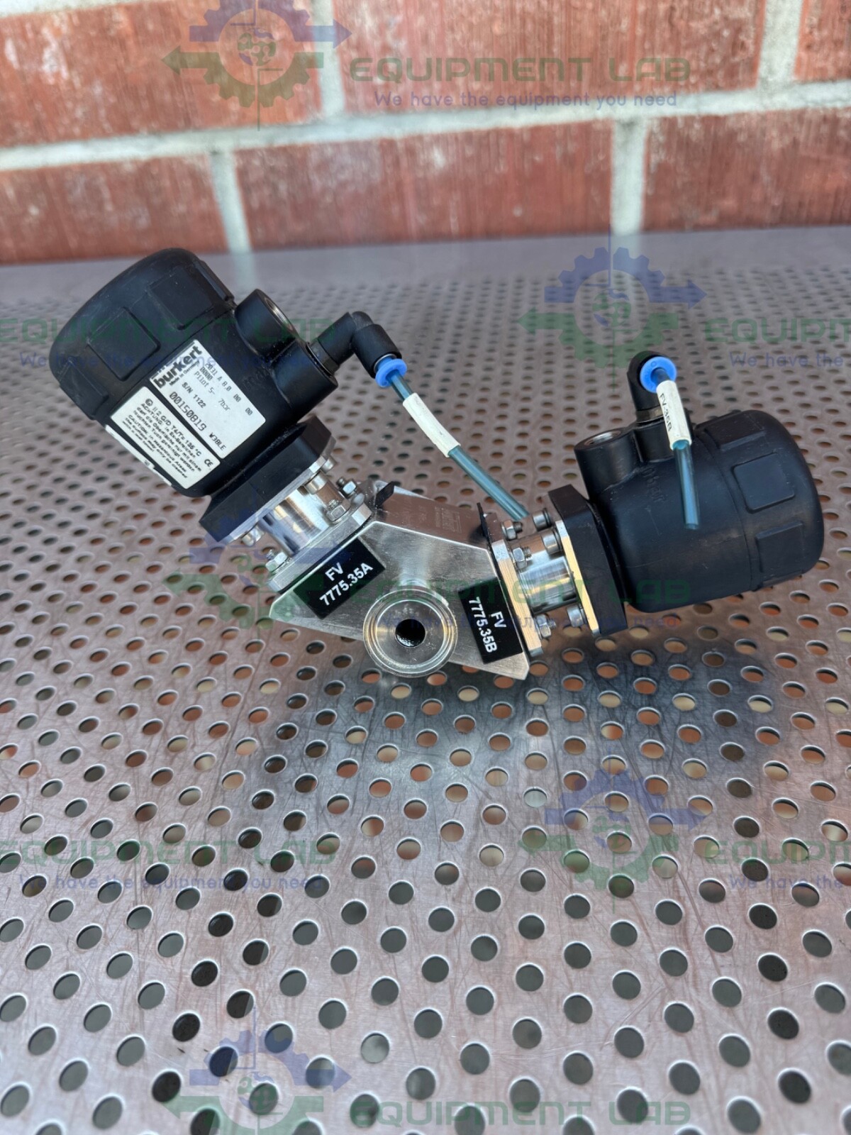 2 Burkert 2031 A 8.0 00 00 0000 3-Way Pneumatic Solenoid Valve
