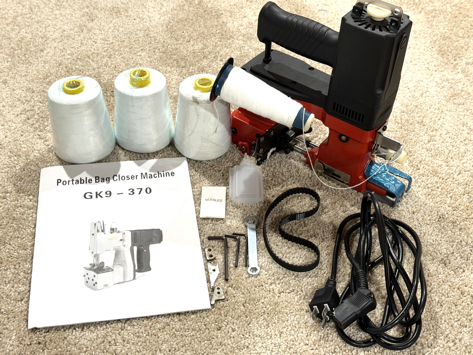 VEVOR Portable Electric Bag Stitching Sewing Machine, GK9-370, w/ extra thread