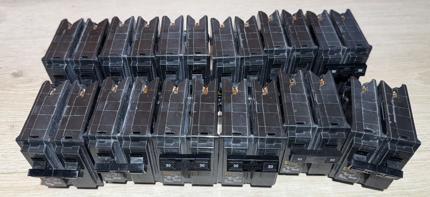 Square D HOM230CP 30A 2-Pole Circuit Breaker Homeline (12 Pack)