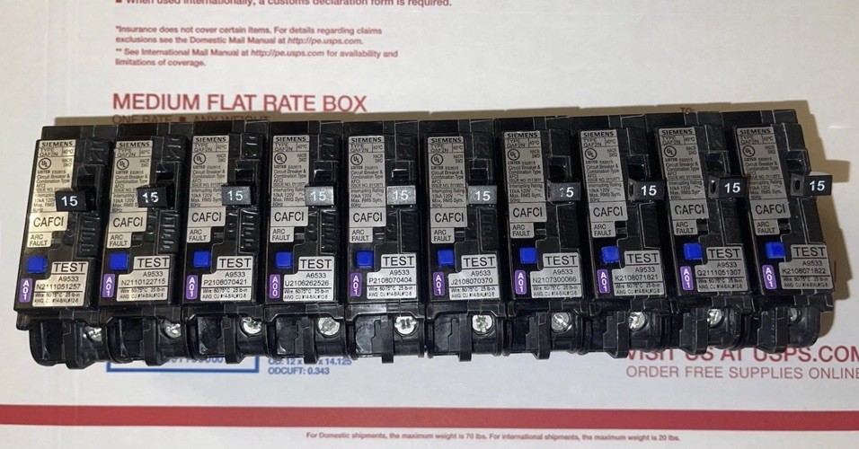 LOT OF 10 SIEMENS QA115AFCN 15A AFCI PLUG ON NEUTRAL (NO PIGTAIL WIRE) BRAND NEW