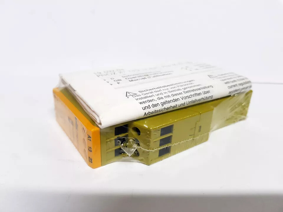 1pc New For Pilz PNOZ X7 24VACDC 2n/o 774059