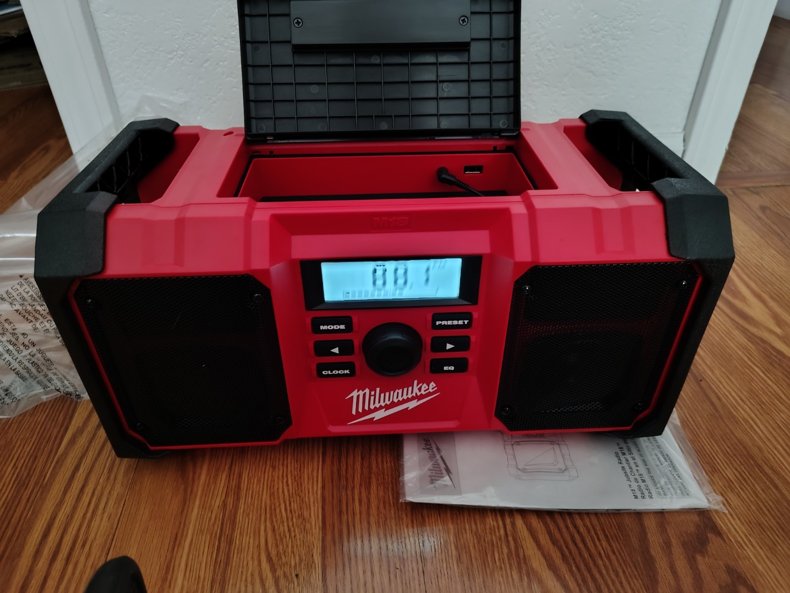 New Milwaukee 2952-20 18V Lithium-Ion Cordless Bluetooth Jobsite Radio GENUINE