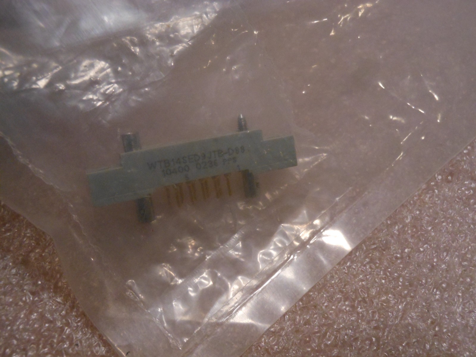 AIRBORN CONNECTOR W/CONTACTS PART # WTB14SED9JTB-D88 NSN: 5935-01-329-4943