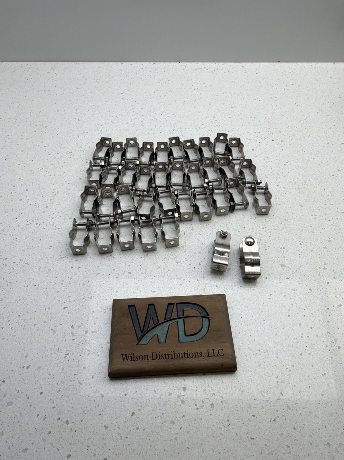 Calbrite S20700MH00 3/4″ SS316 Stainless Steel EMT Mini Hanger (Lot Of 37)