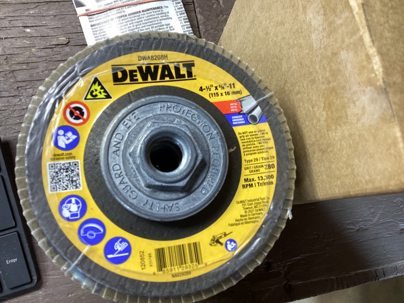 Dewalt DWA820H 4 1/2″ X 5/8-11″ 80 Grit T29 Flap Disc 10 Pack 13,300 RPM NEW