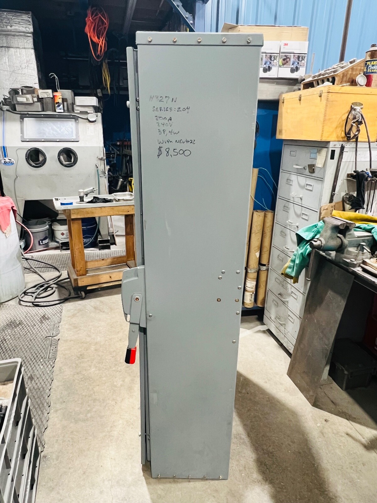 Square D H327N E04 Fusible Indoor 3 Phase Disconnect 800 amp 240 volt w/ Neutral