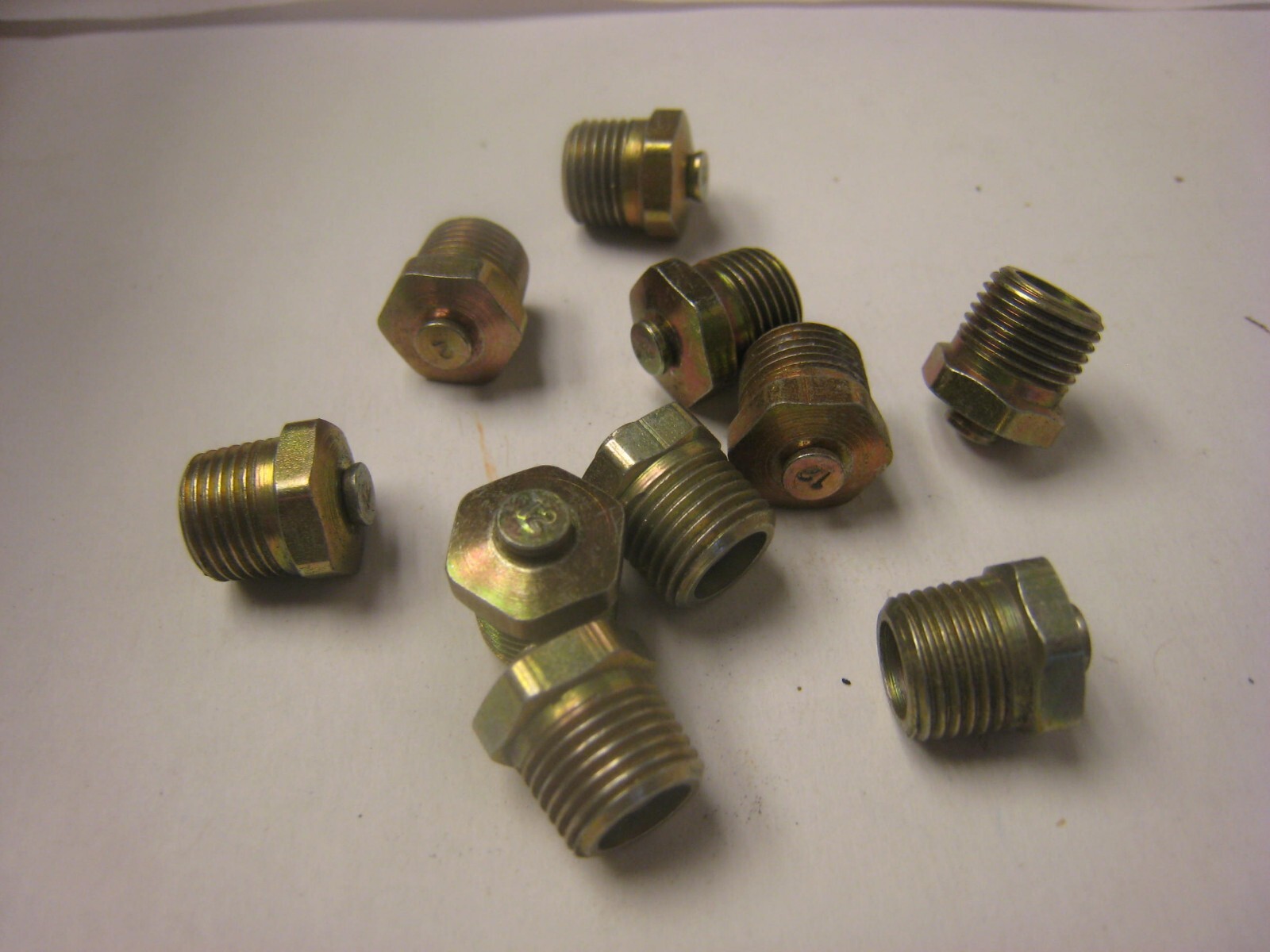 10 – 47640 ALEMITE 1/8 PFT 7.5 lbs to 15 lb pressure RELIEF Fittings Lot of 10