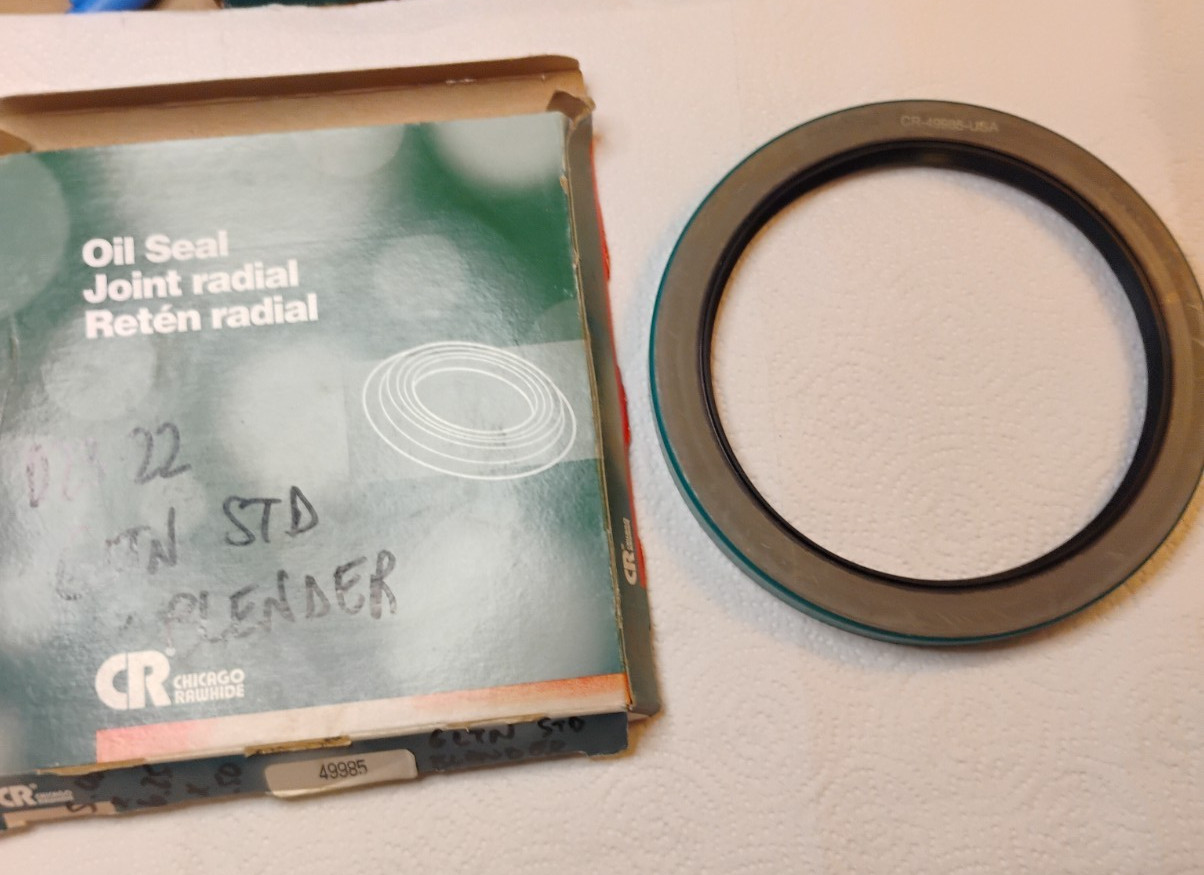 CR Seal SKF 49985 Double Lip Oil Seal 5″ Shaft Dia x 6.250″ OD x .5″ W
