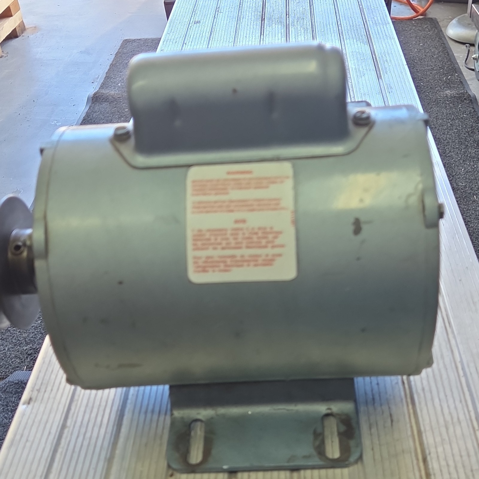 Baldor L3409M 1/2 HP Single Phase AC Induction Motor 115/208-230V 1725RPM