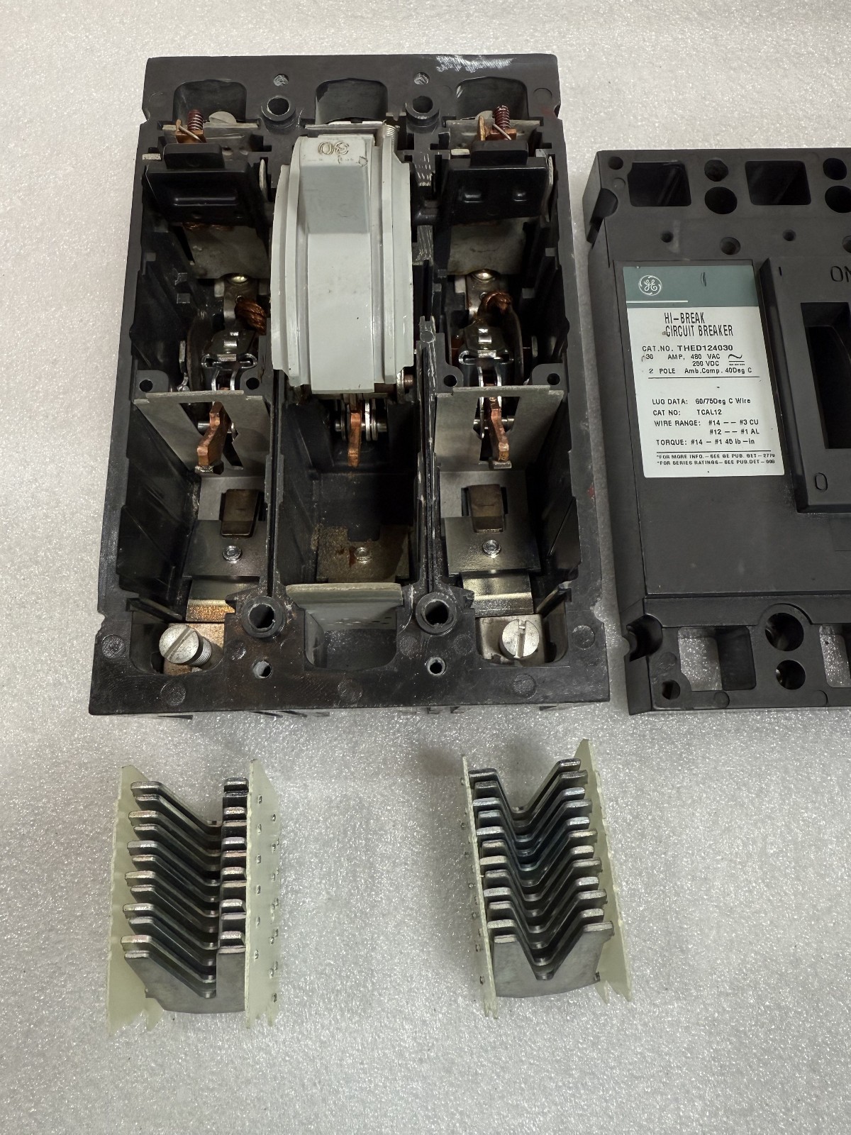 GE THED124030 Circuit Breaker 30A 2P 480VAC