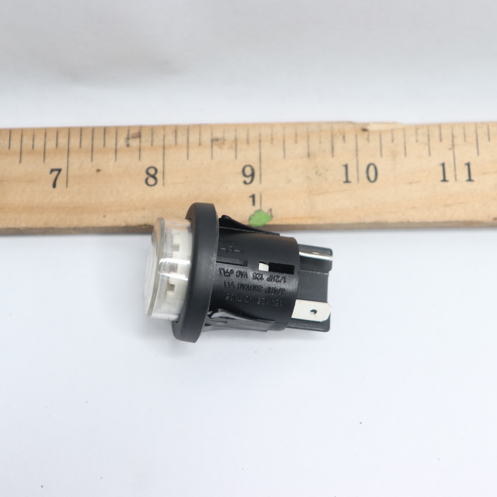 Pushbutton Switch Standard Panel Mount Snap-In 16A 125-250VAC 3/4HP T105