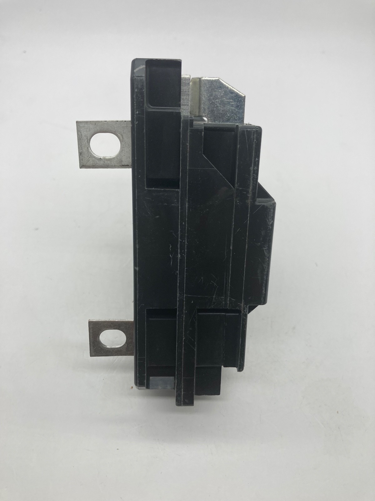 Square D QOM100VH8106 22kA 2Pole 100A 120/240V QOM1 Bolt On Main Circuit Breaker