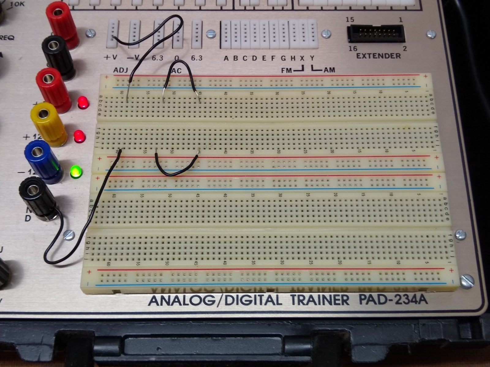 RSR Electronics PAD-234A Electronix Express Assembled Digital/Analog Trainer