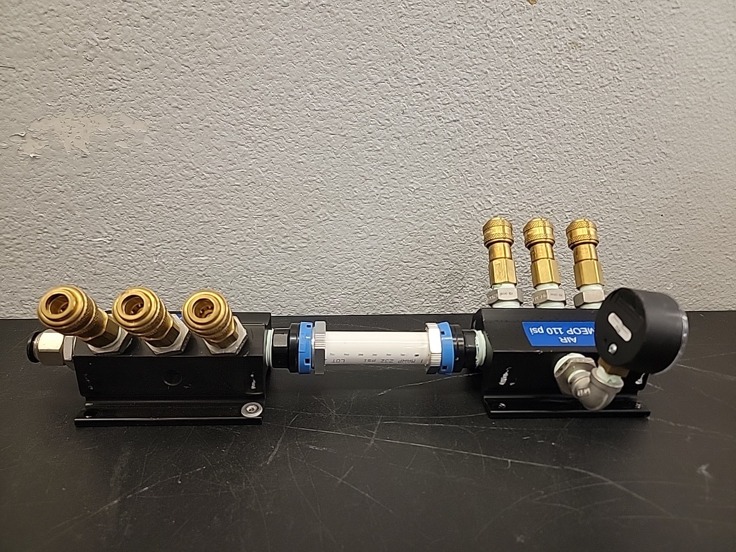Unbrand Heavy Duty Air Manifolds 6 Valves Air MEOP 110 PSI W/ Dixon Valves