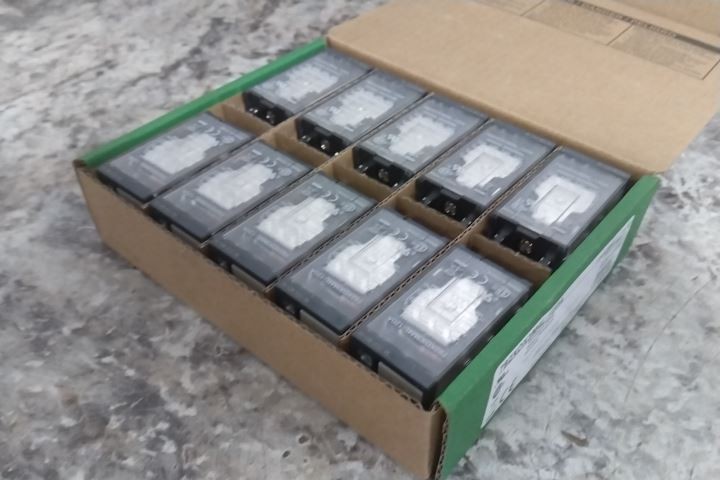 Schneider 792XDX3M4L-120A 10 Pk 120VAC Coil Voltage General Purpose Relay