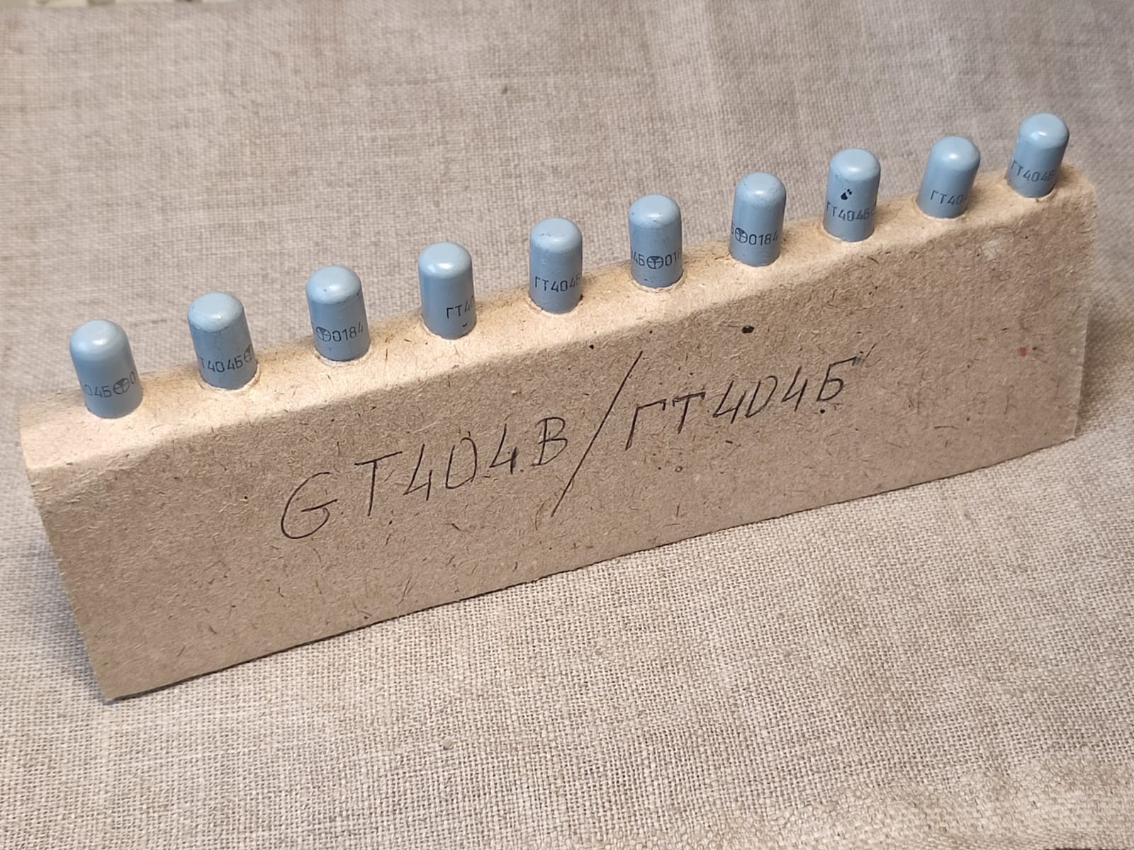 10 pcs. GT404B ~ AC141, AC187 Germanium N-P-N transistor Hfe 60-150 P=600 mW 25V