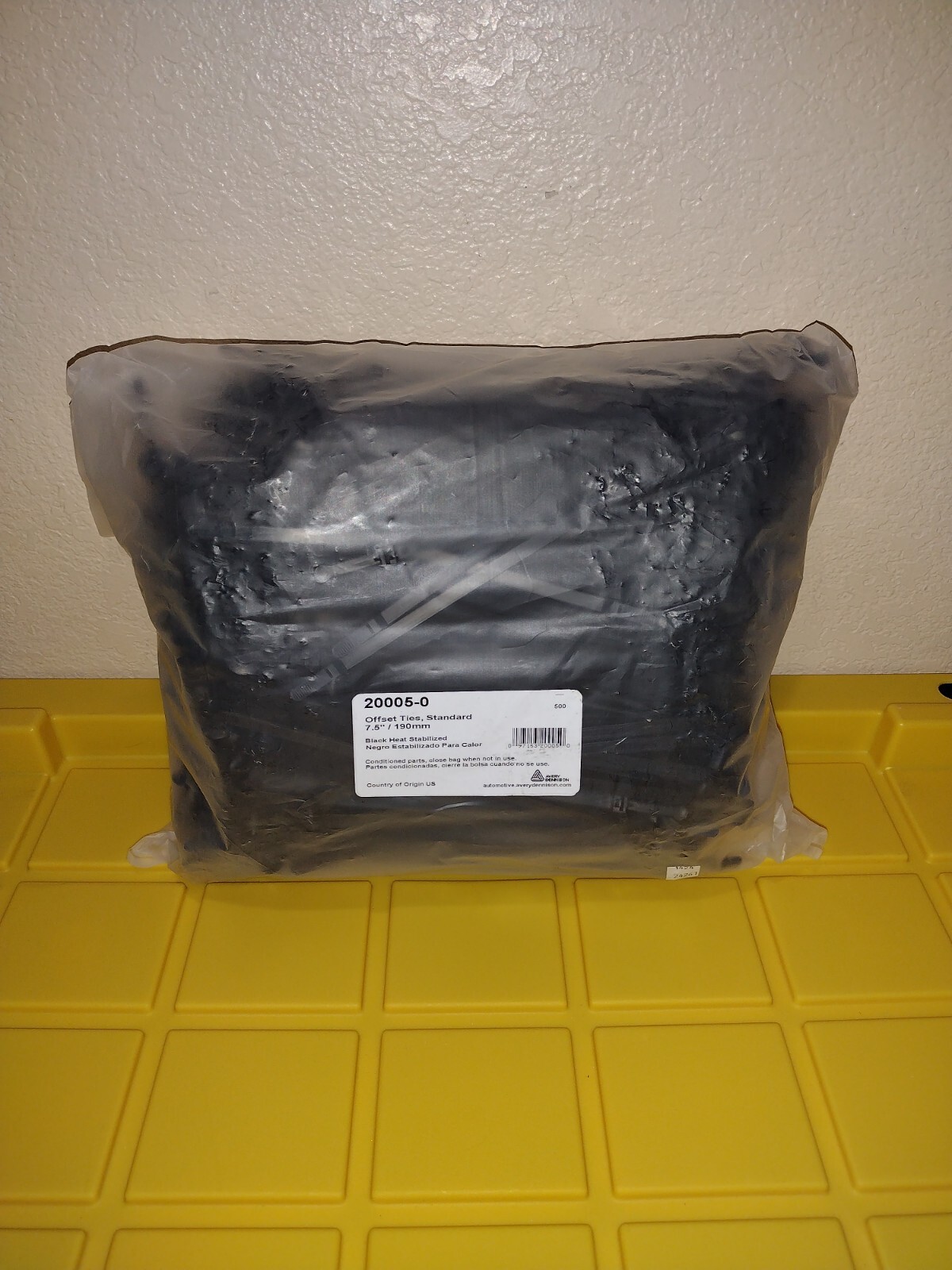 AVERY DENNISON 20005-0 OFFSET TIES STANDARD 7.5″/190mm Black 9.5mm Hole NEW