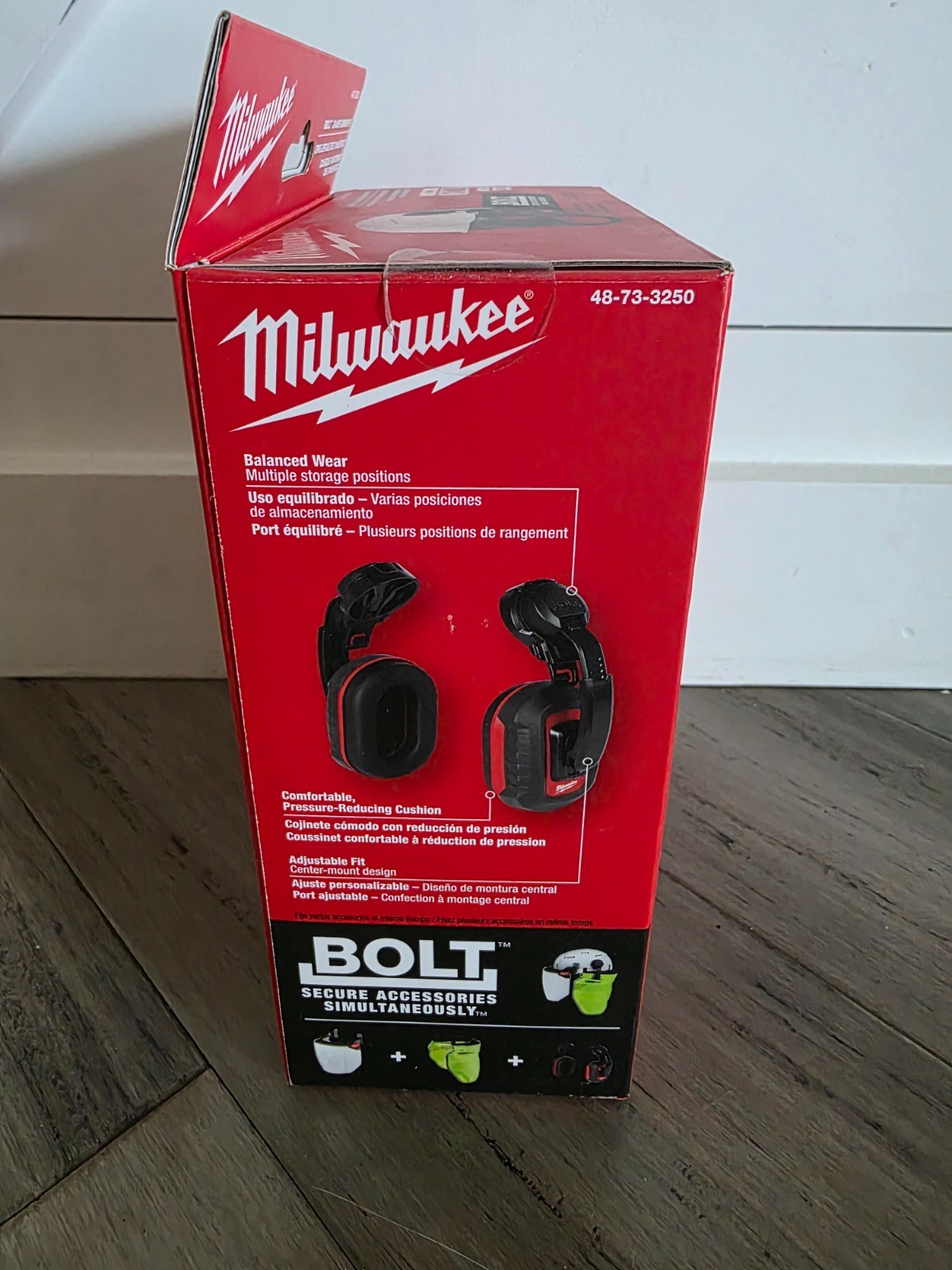 MILWAUKEE – 24dB EARMUFFS 48-73-3250 BOLT Adjustable Comfortable – NEW IN BOX