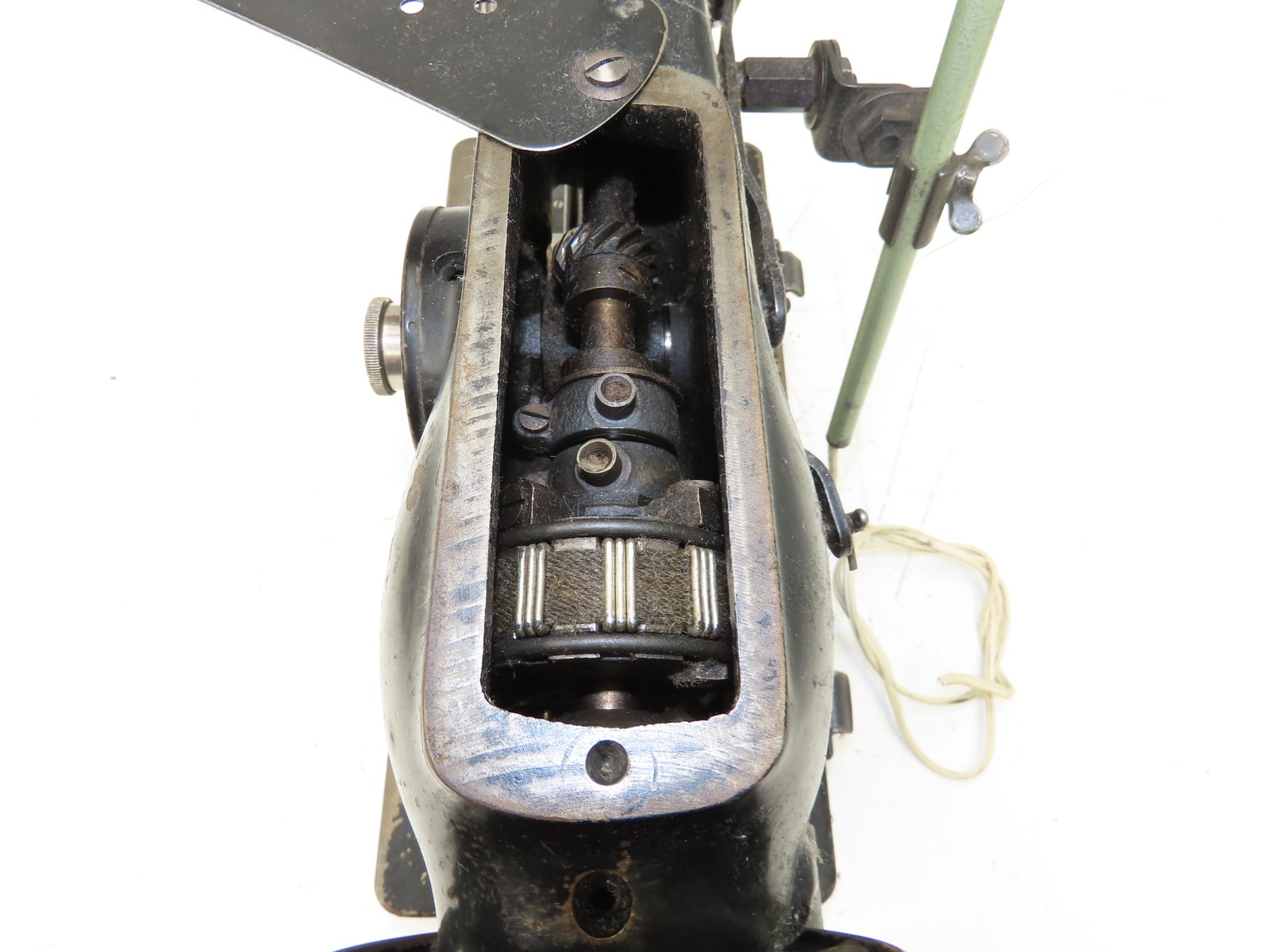 Singer 107W1 Industrial Sewing Machine Head Zig Zag & Straight Vintage