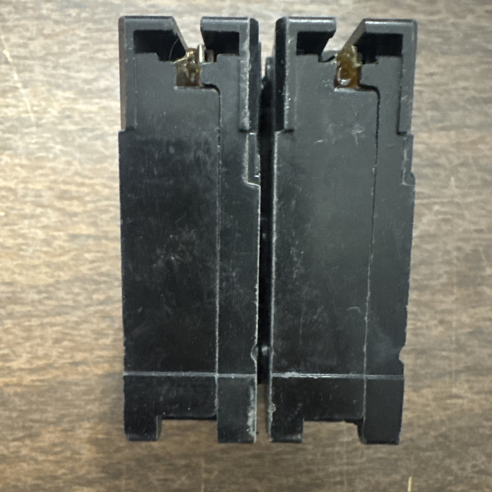 Cutler Hammer Eaton BR2125 125 Amp 2 Pole Circuit Breaker Type BR 120/240V
