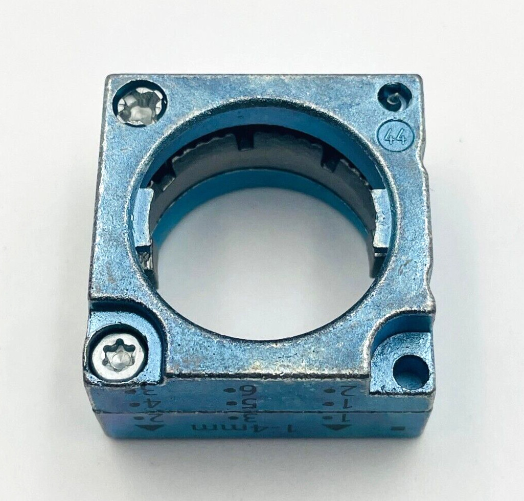SIEMENS 3SB3500-1DA31 Pushbutton (5 Pcs In 1 Box)