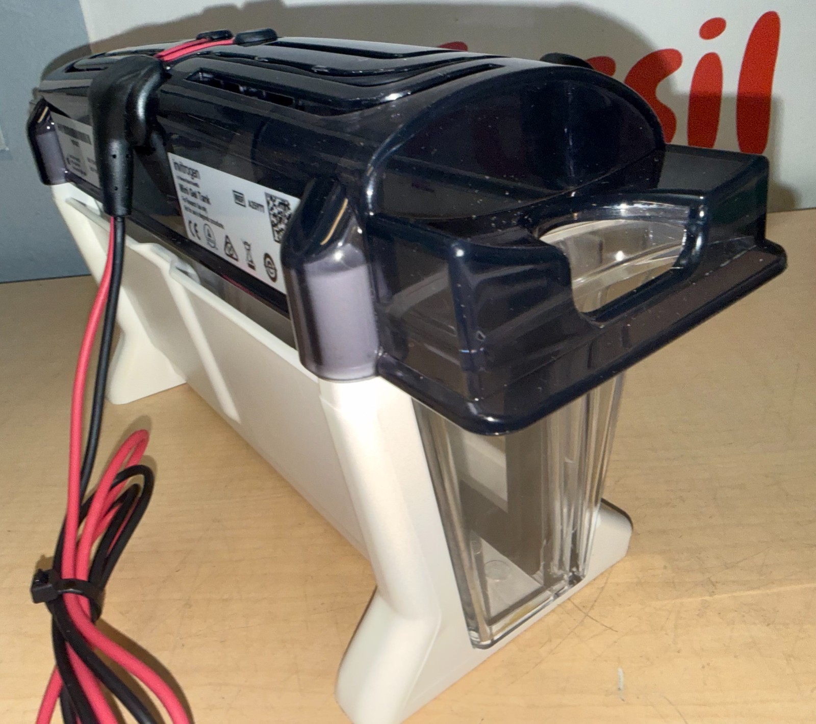 Bio-Rad PowerPac Basic Electrophoresis Power Supply w/Invitrogen Mini Tank