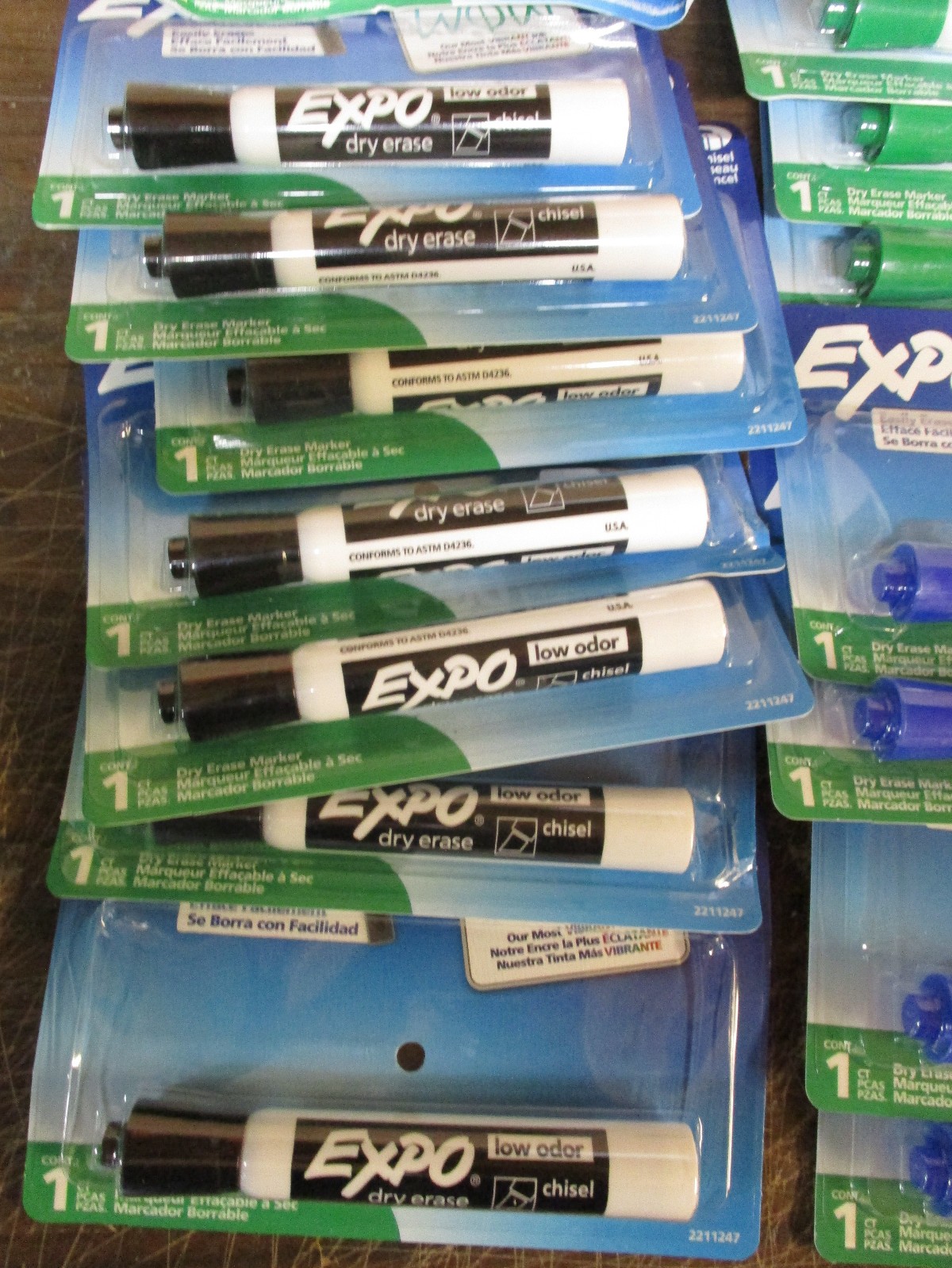 LOT OF 24 NEW Expo Dry Erase Markers Chisel Tip MIXED COLORS INDIVIDUALLY PACKED