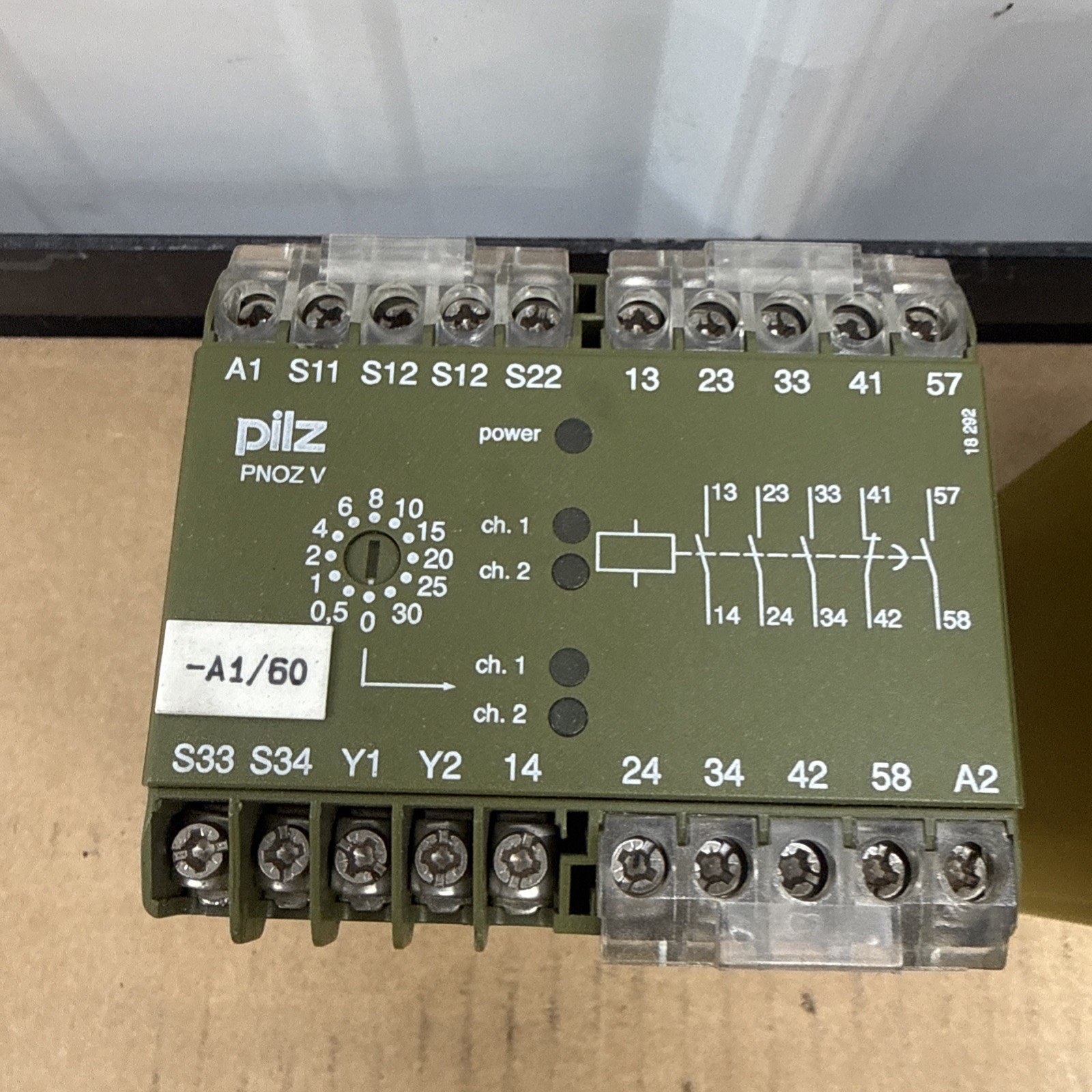 Lot Of 2- PN0ZV 30/24VDC 474790 PILZ Safety Relays