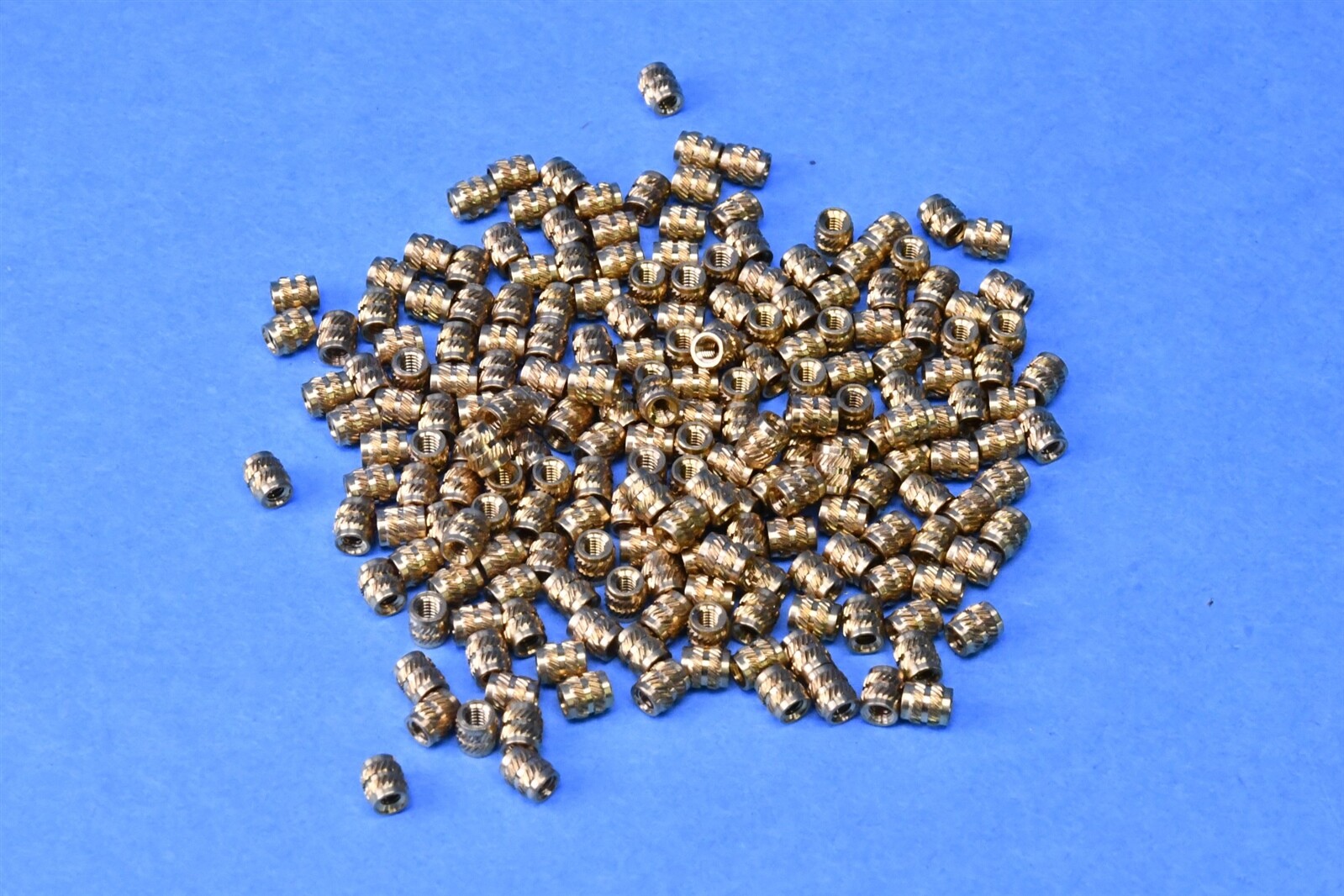 100 McMaster-Carr SS Heat-Set Insert Fastener for Plastic Standard Brass 1-64