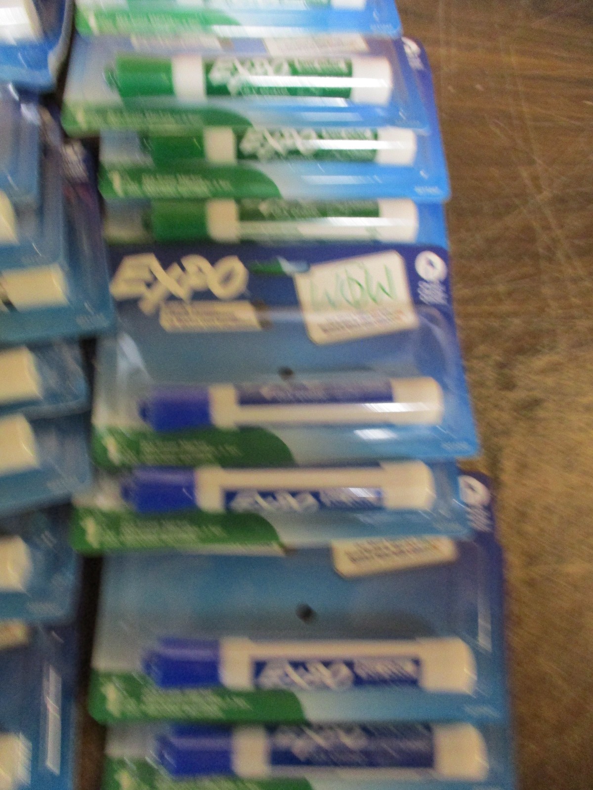 LOT OF 24 NEW Expo Dry Erase Markers Chisel Tip MIXED COLORS INDIVIDUALLY PACKED