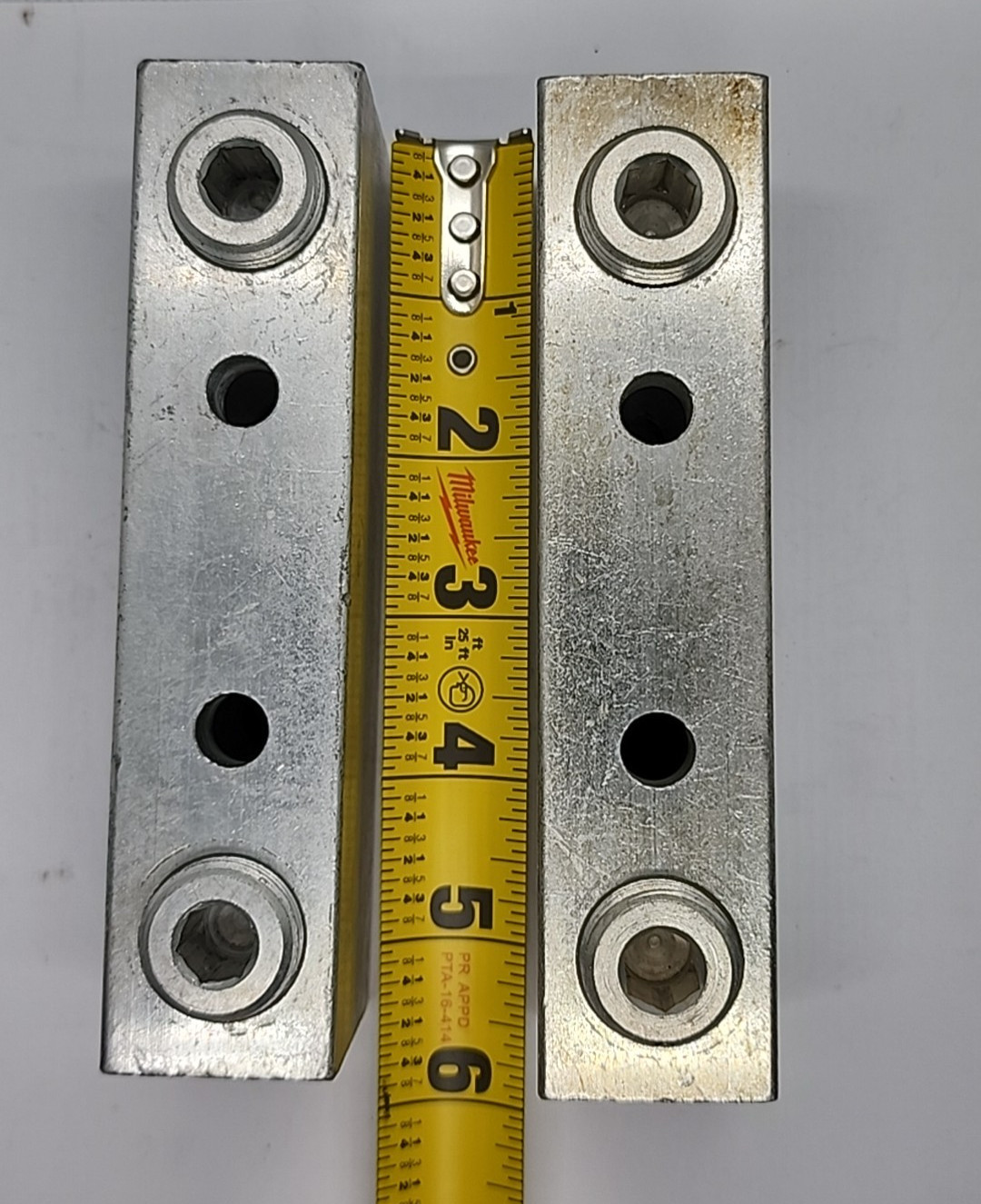 2x ILSCO CU9AL CMC SR-752 750KCMIL-1 HEAVY DUTY TWO WIRE TERMINAL LUG [2ES1-1]