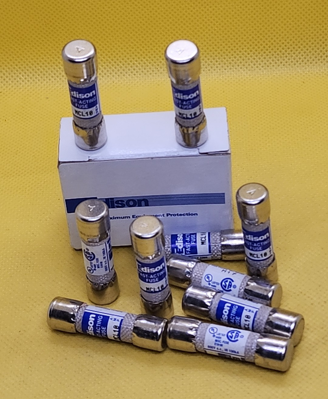 BOX OF 10 – EDISON FUSEGEAR MCL10 FAST ACTING 10A, 600V FUSE [MG4]