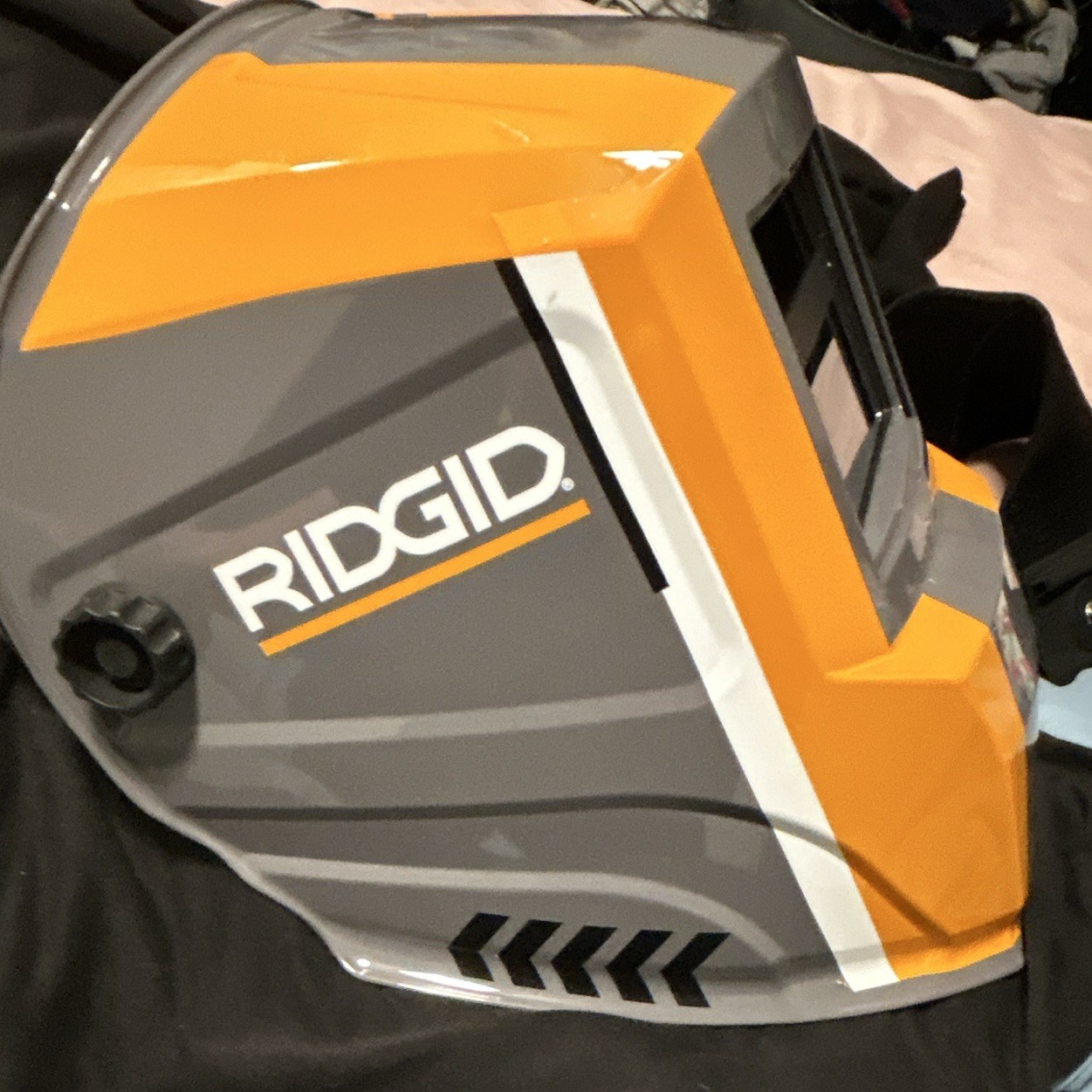 RIDGID Auto-Darkening Welding Helmet Gray/Orange Graphics Auto Darkening Filter