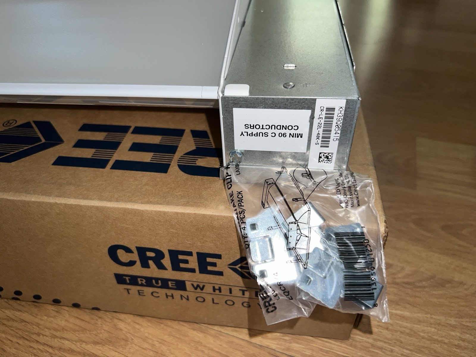 Cree CR-LE-22L-40K-S LED Luminaire 1’x4’CR Light Engine 2200 Lumens