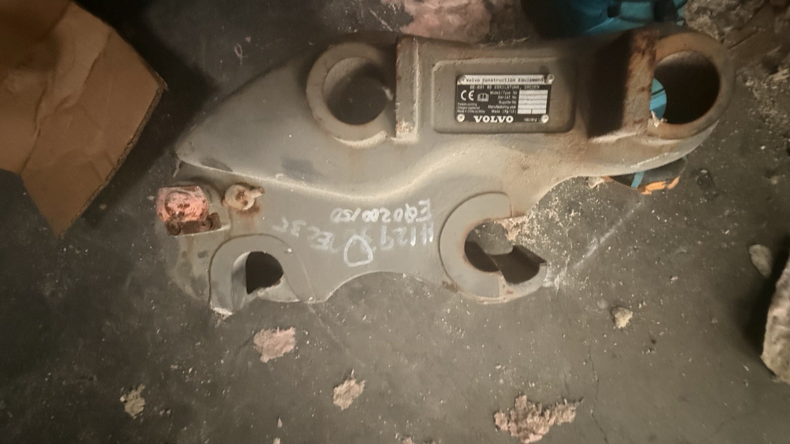 Volvo Excavator Quick Coupler Hitch | Fits EC35 / ECR38 | Part # EQ0200/50
