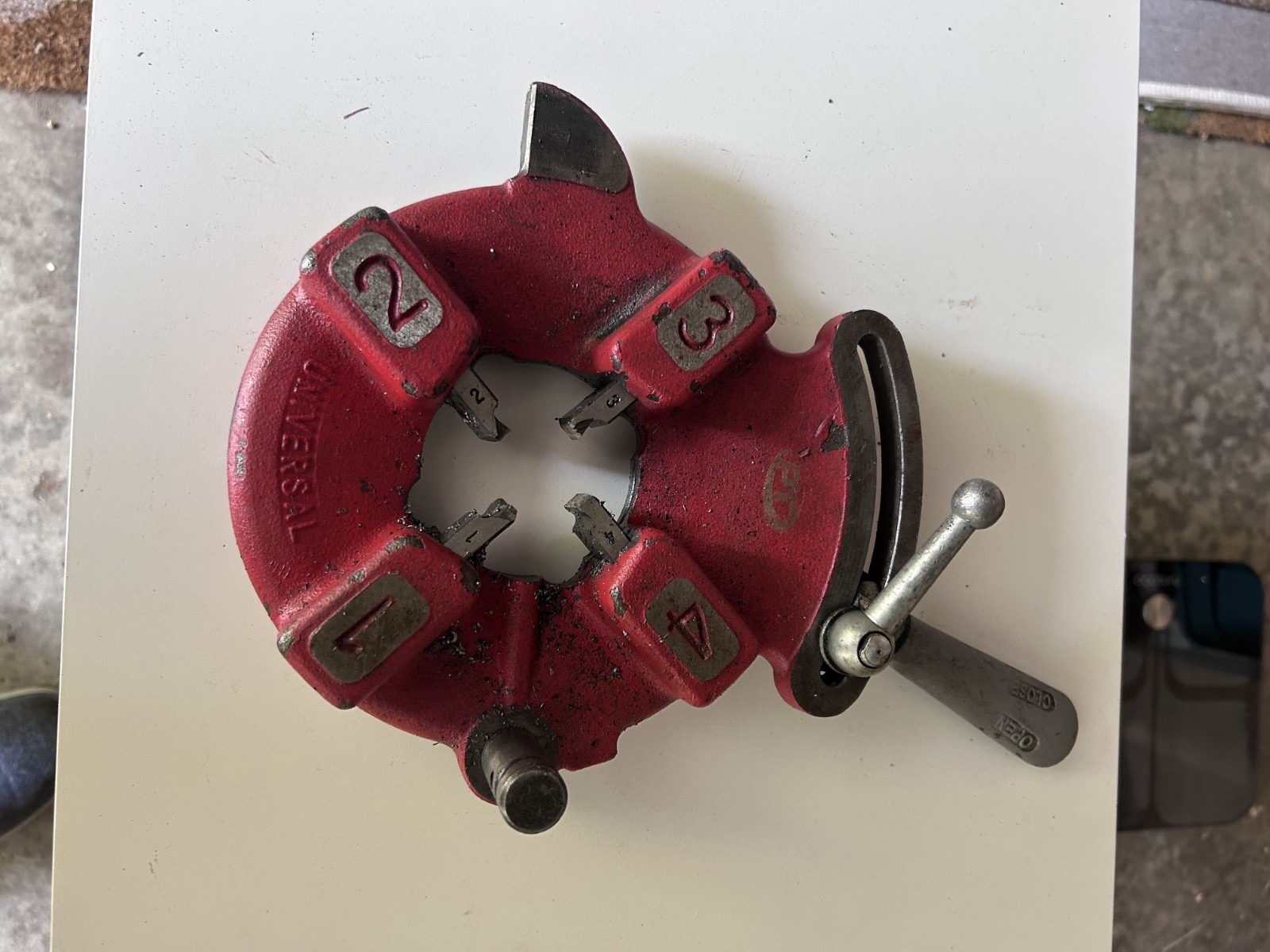 Universal Die Head (fits Ridgid 300 Pipe Threader) Equivalent to Ridgid 811A