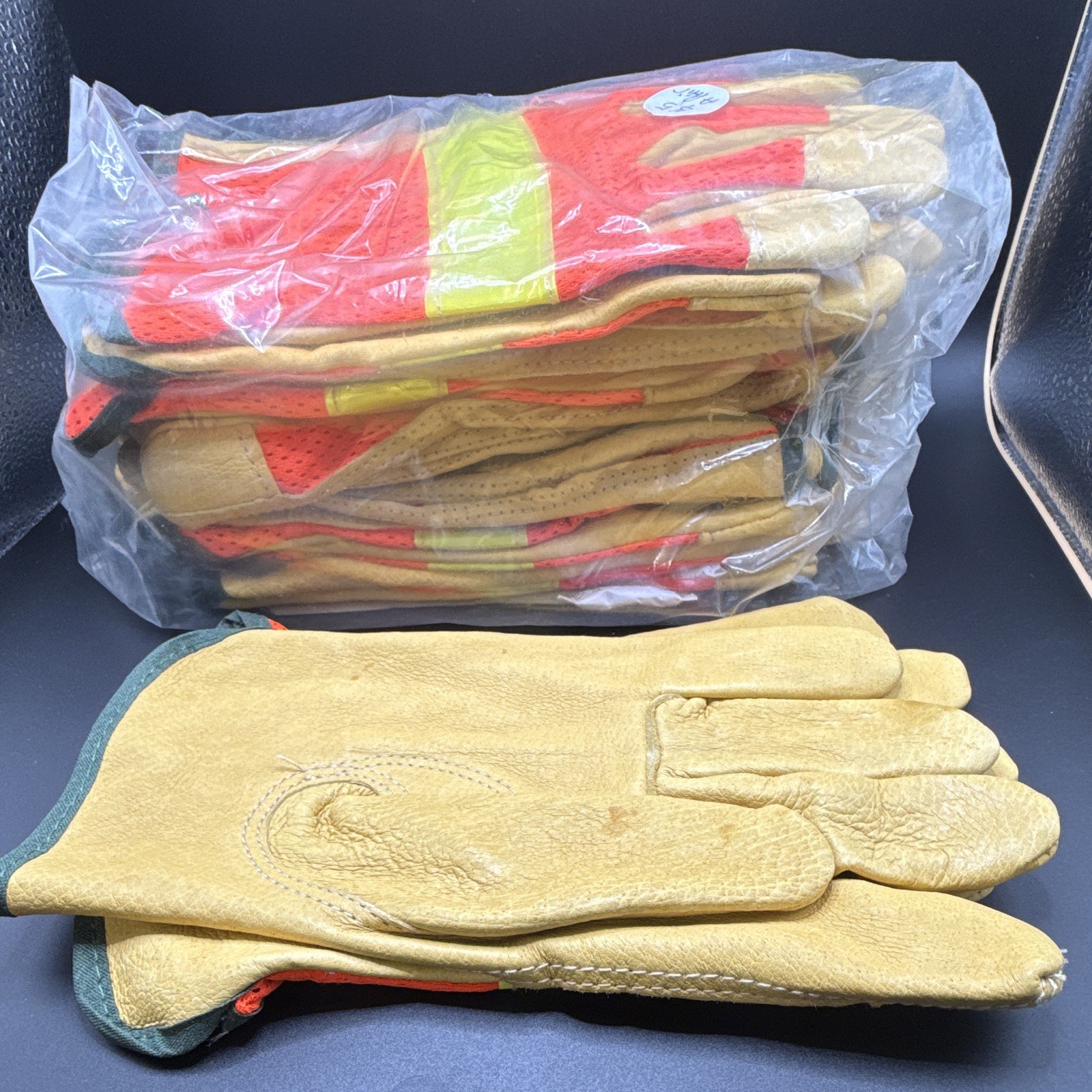 10 Pair Wells Lamont Medium Hi-Vis Leather Palm Work Gloves New Size M, Y0325M