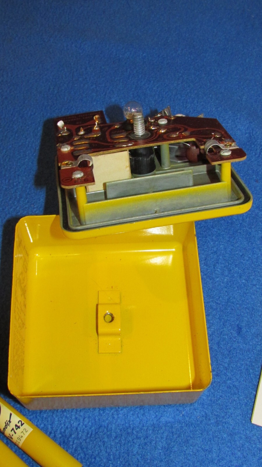 NOS! NEVER USED! CD V-750 Radiological Charger w Personal Dosimeters 742 Manuals