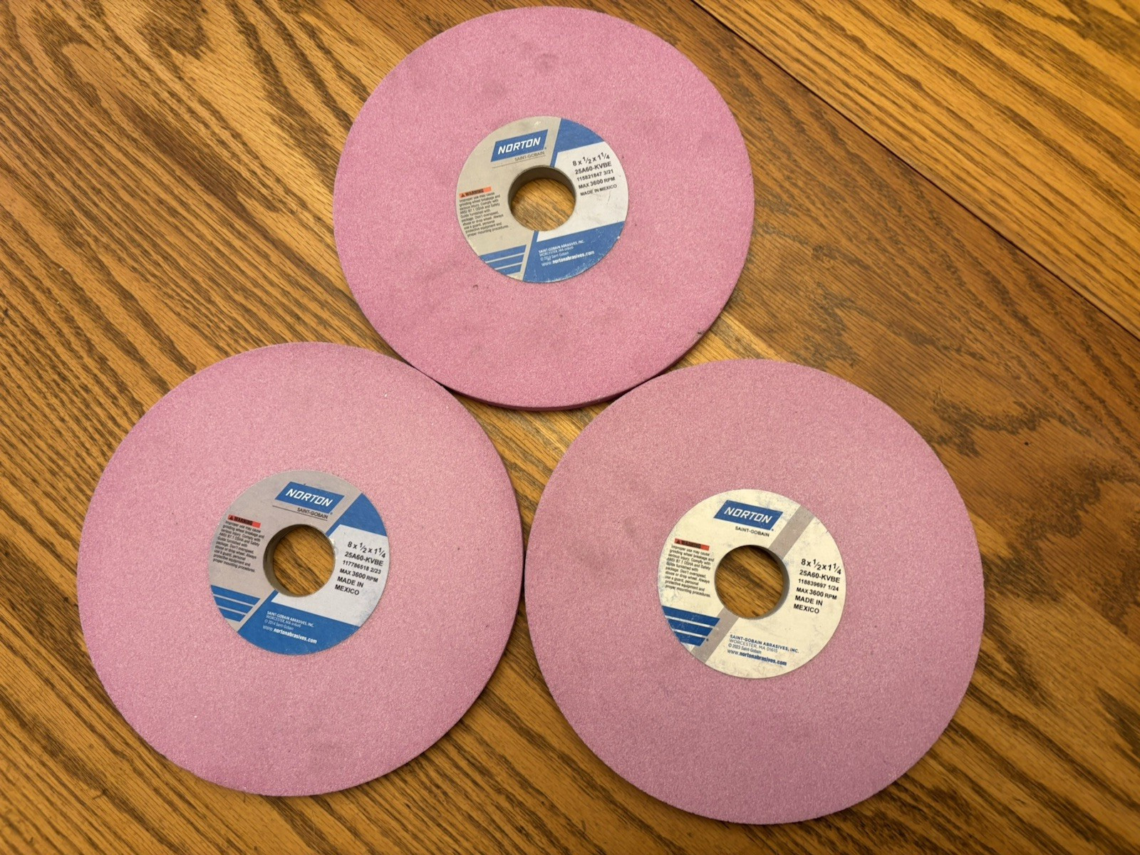 NEW 3pc NORTON 25A Pink 8 x 1/2x 1 1/4 Alundrum Abrasives Grinding 25A60-KVBE