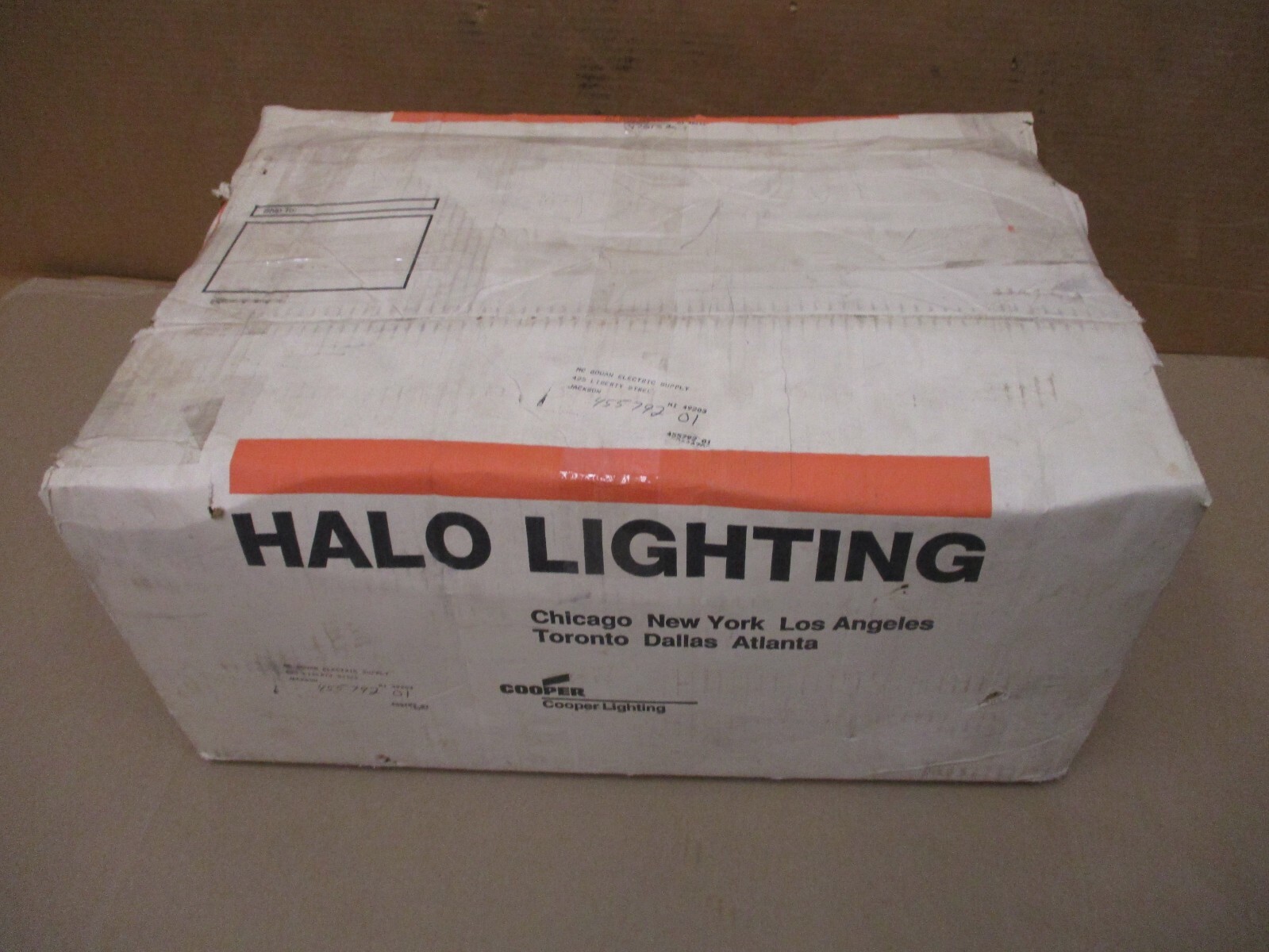 New Open Box Lot of 2 Pcs & 1 “L” Connector 100W A19 Max. Cooper A3704ISU