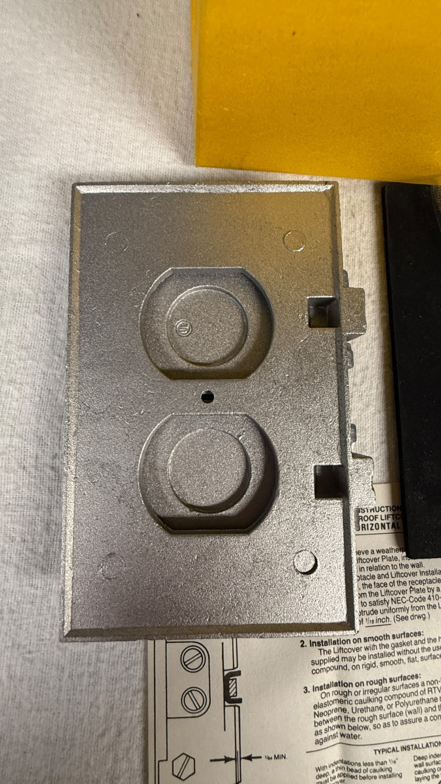 Four (4) NOS Hubbell 5205-WO Aluminum Weatherproof Liftcover plates