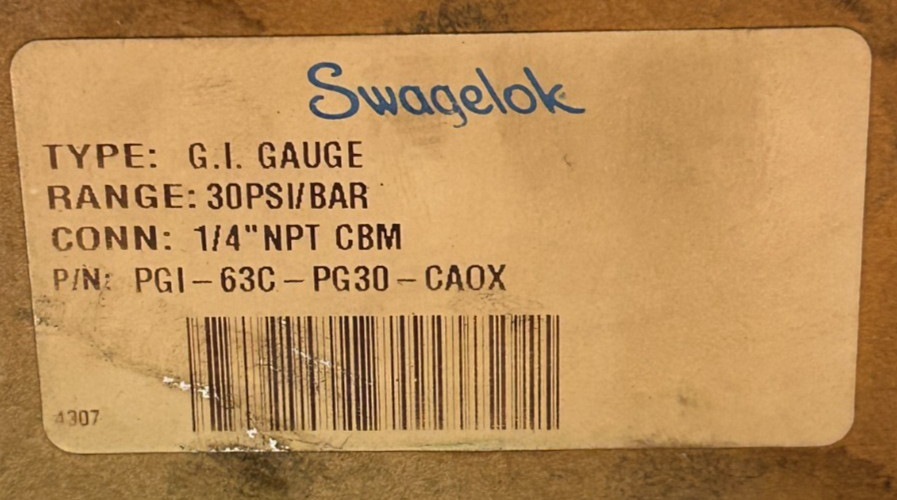 NEW IN BOX LOT OF 2 SWAGELOK PRESSURE GAUGE 1/4», 0-30PSI, PGI-63G-PG30-CAOX