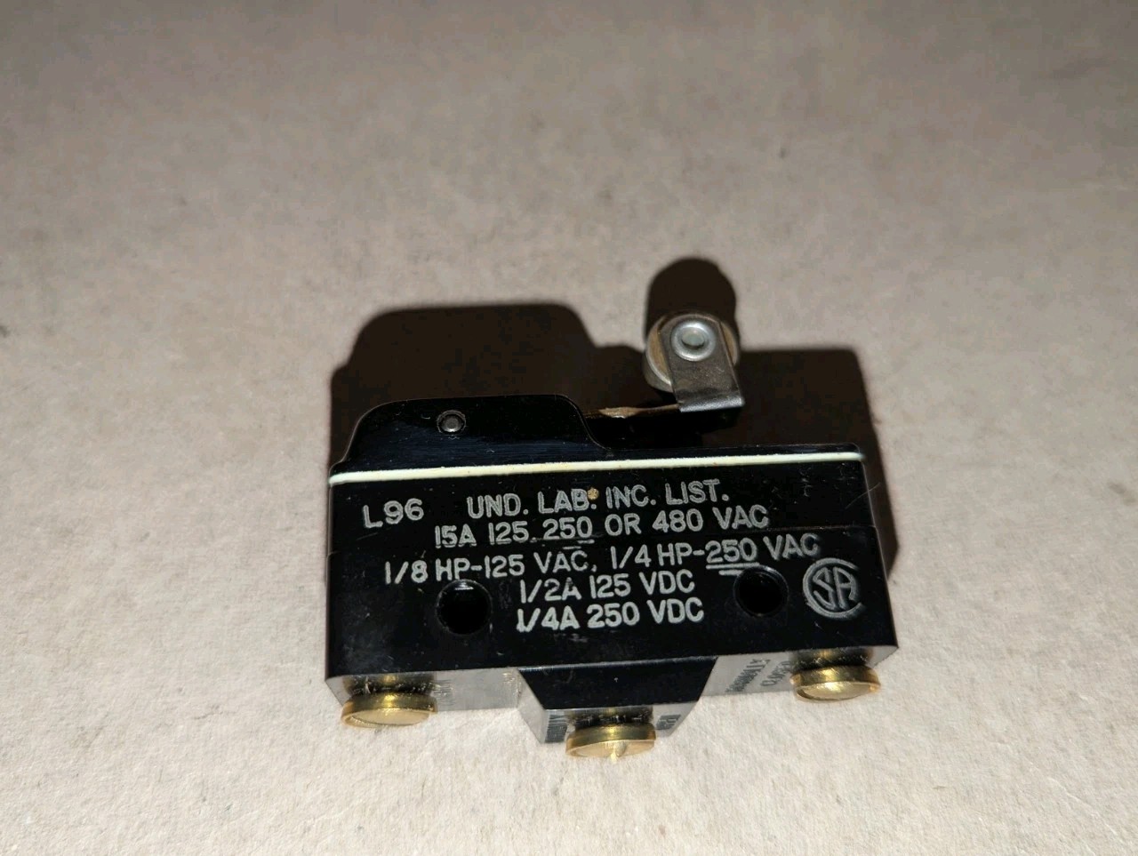 NEW GENUINE UND. LAB. L96, BZ-2RW82255-A2-S MICRO SWITCH 15A 125, 250 OR 480 VAC