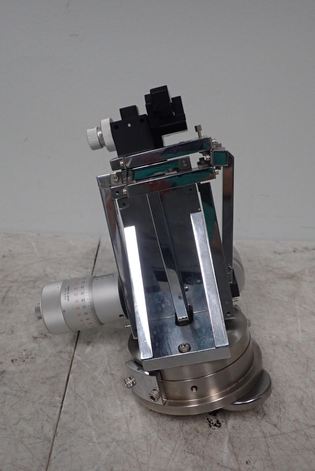 Sutter Instruments Micromanipulator on Rotating Base