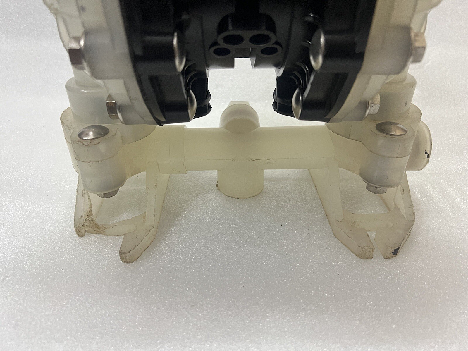 GRACO HUSKY 555 D52911 DOUBLE DIAPHRAGM PUMP MAX GMP 15–57(BASE BROKEN)