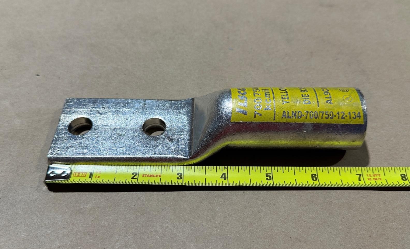 10Pack Ilsco Yellow 700 750 kcmil Surecrimp Aluminum Compression 2-Hole 1/2″ Lug
