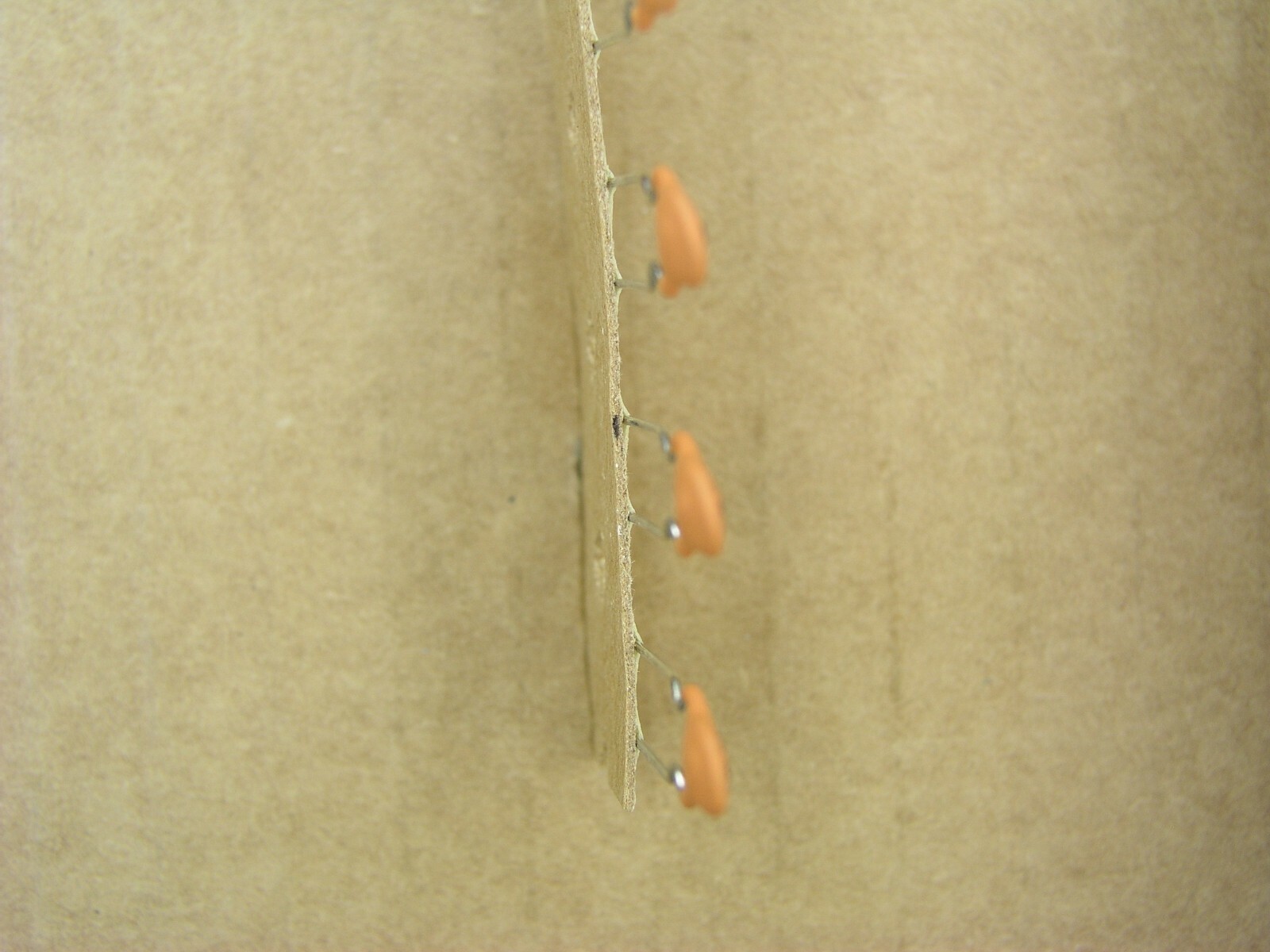 S01078 (10 Piece Lot) 220 pf 1000 volt 1KV 10% radial leaded ceramic capacitor