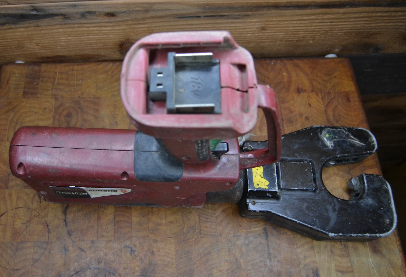 Burndy PATRIOT 4PC834 4-POINT 6-Ton Dieless C-Head Battery Actuated Crimper #4
