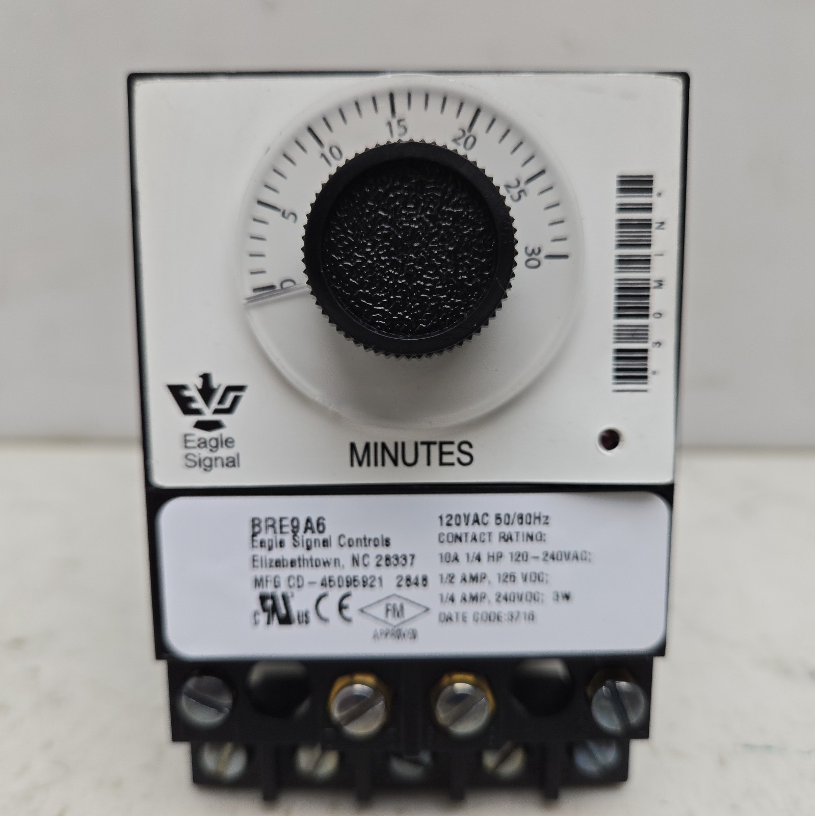 Danaher Industrial Eagle Signal BRE9A6 Relay Timer 0-30 min on Delay 120V 50/60H